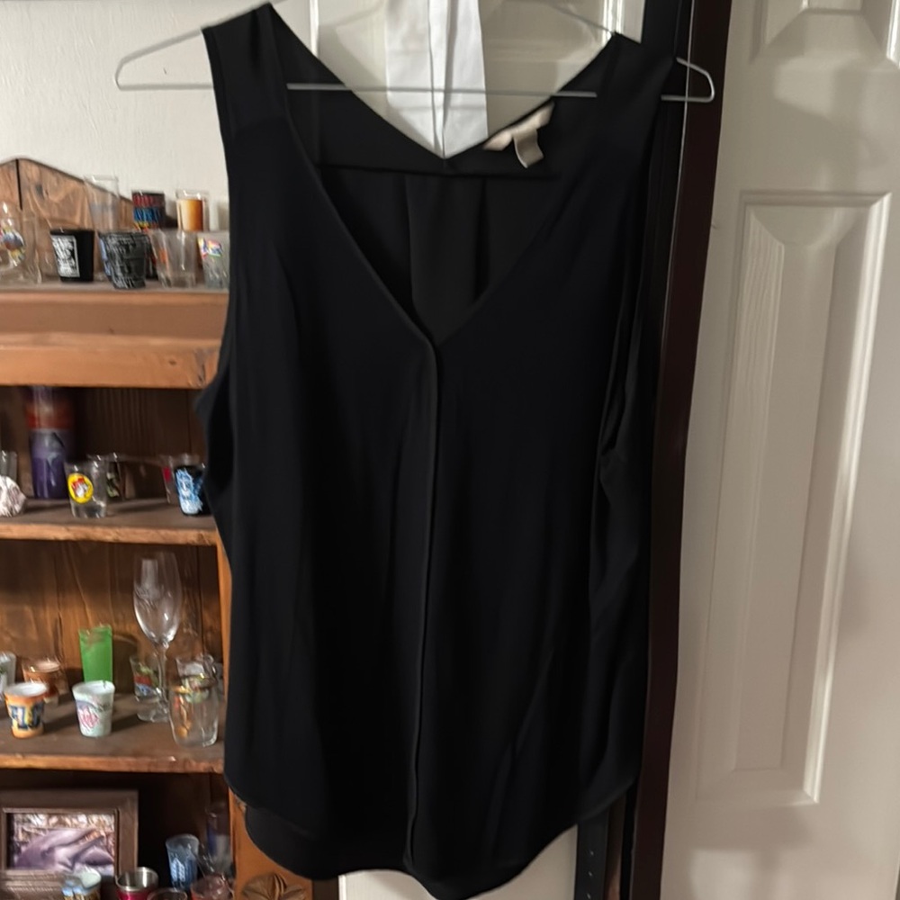 Banana Republic Black Scoop Neck Sleeveless Tank Top